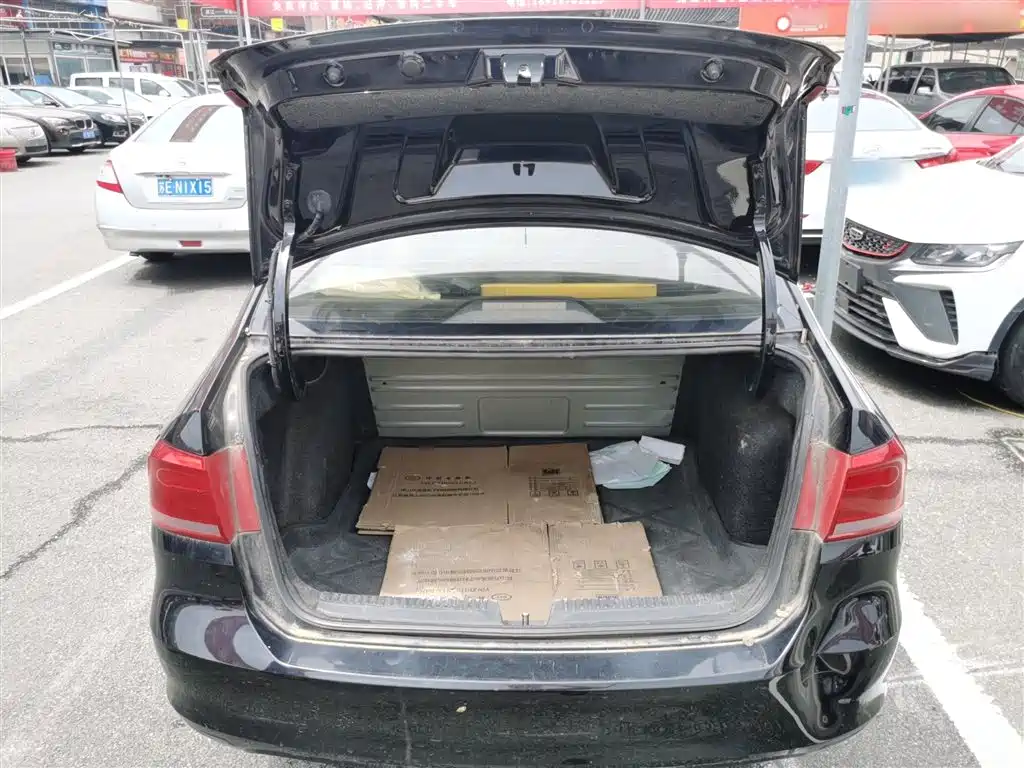 Volkswagen Santana 2013 1.4L Manual Trend Edition фото 19