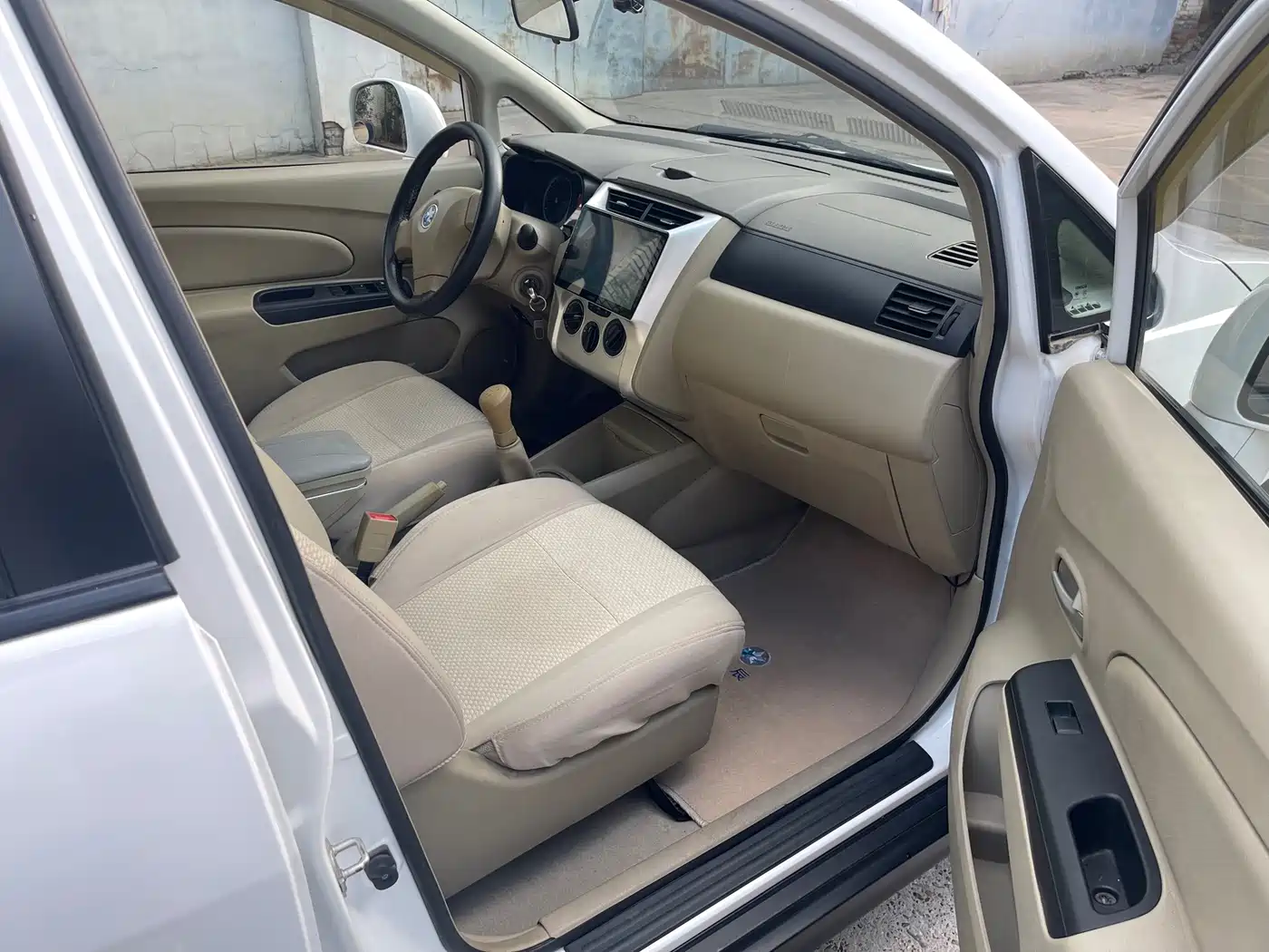 Venucia D50 2015 2013 1.6L Manual Fashion
