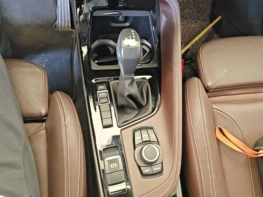 BMW X1 2018 sDrive18Li Premium Model фото 14