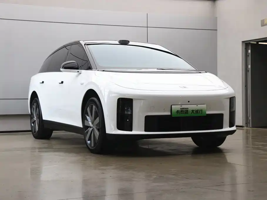 Li Auto i6 2026 2025 4WD Base Model