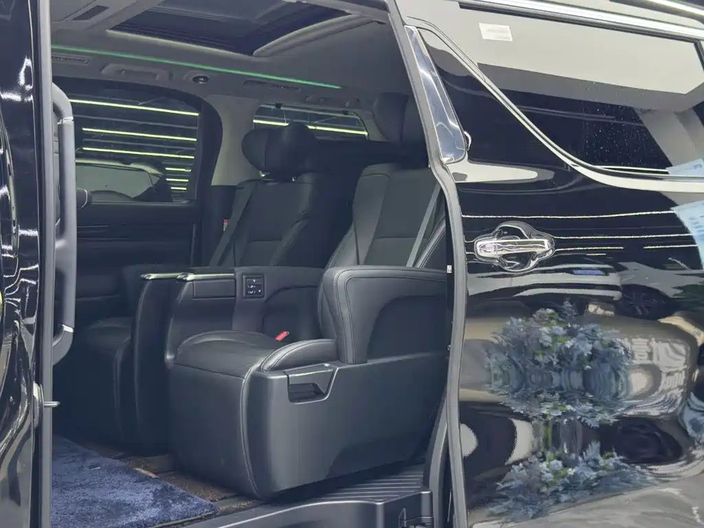 Toyota Vellfire 2023 2023 Crown Hybrid 2.5L HV Luxury