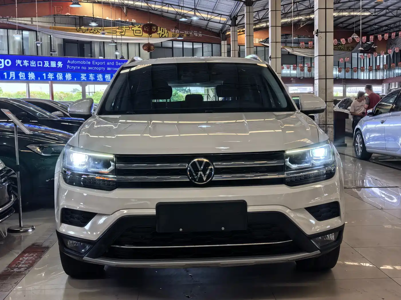 Volkswagen Tharu 2021 330TSI 4WD Luxury Plus фото 2