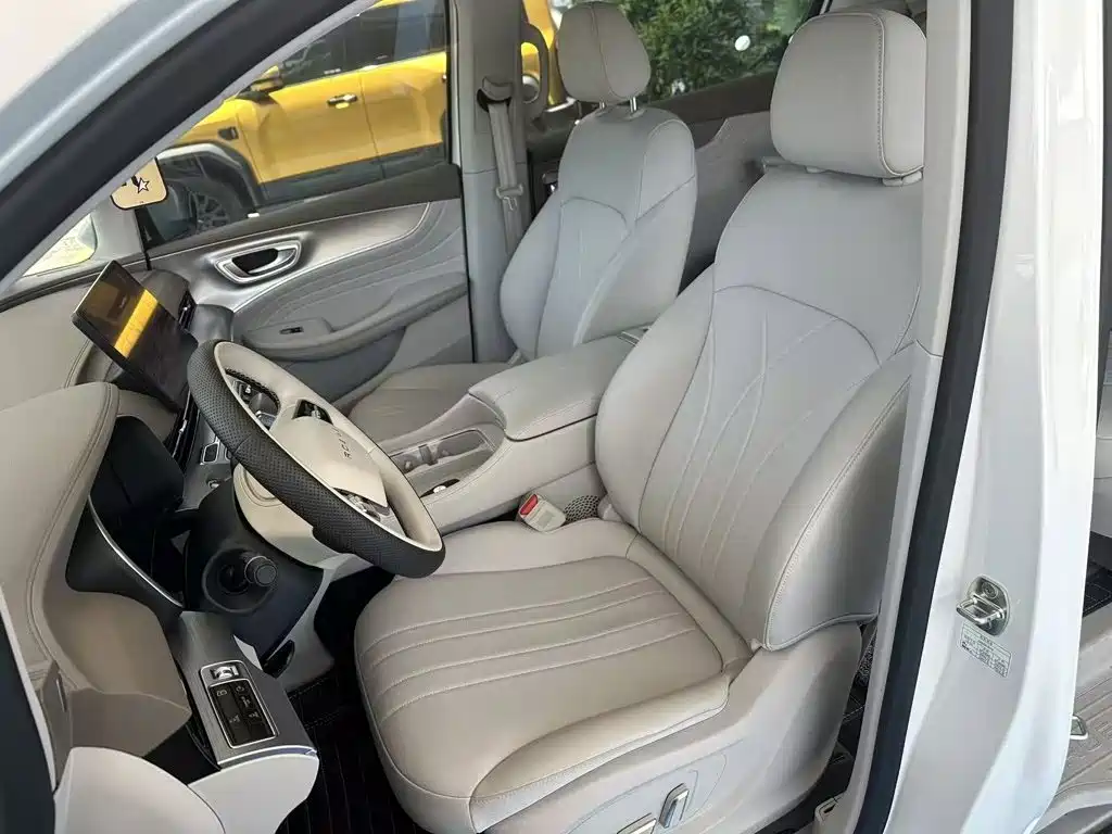 Roewe iMAX8 EV 2025 2025 Model 1.5T DMH Land Premium Edition