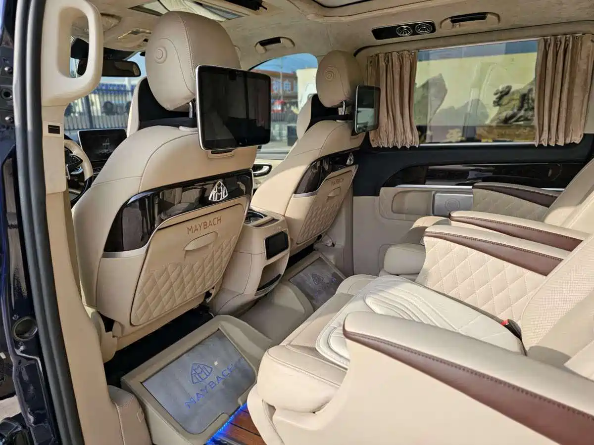 Mercedes-Benz V-Class 2018 V 260 L Premium Long Wheelbase Edition China VI фото 38