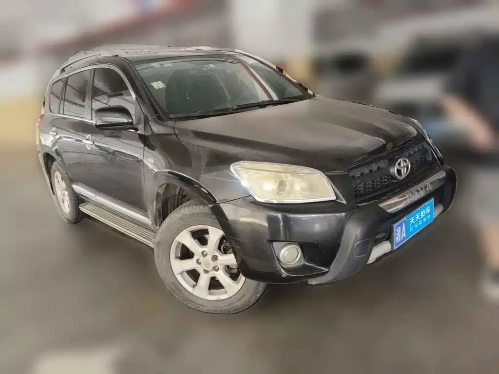Фото 3 - Toyota RAV4