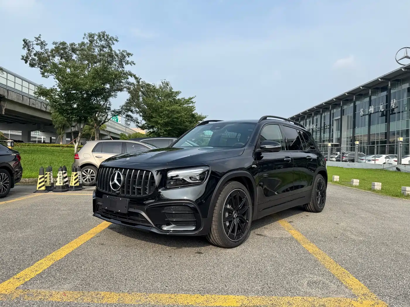 Mercedes-Benz GLB AMG 2025 Model AMG GLB 35 4MATIC