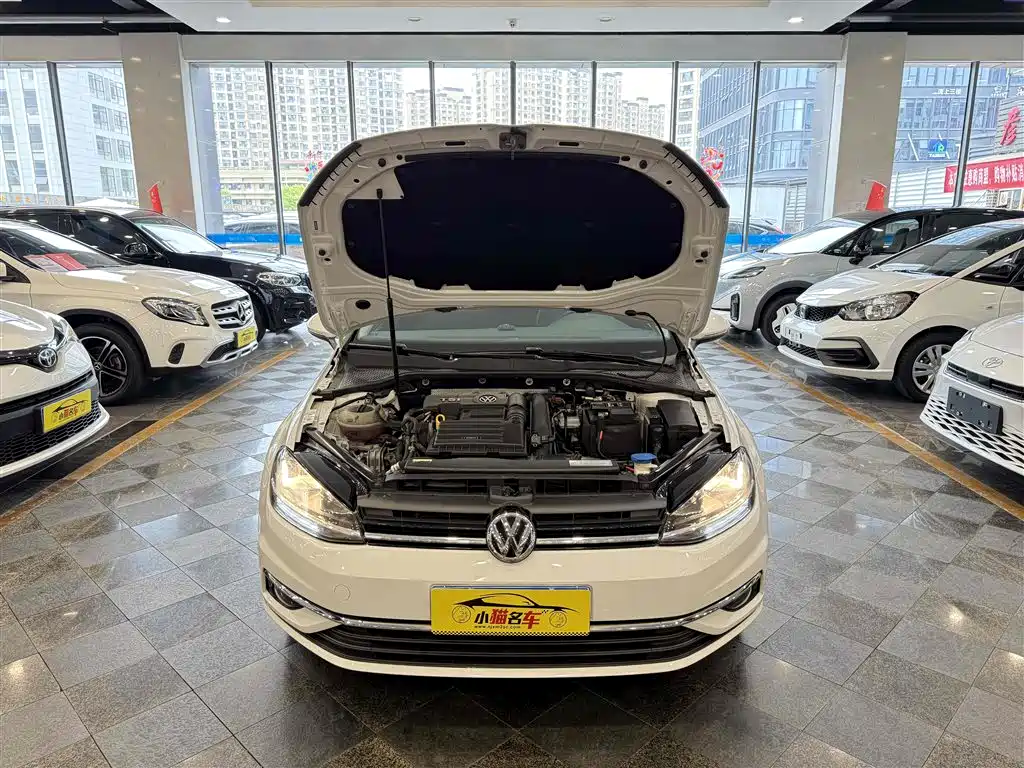 Volkswagen Golf 2018 230TSI Automatic Luxury фото 16