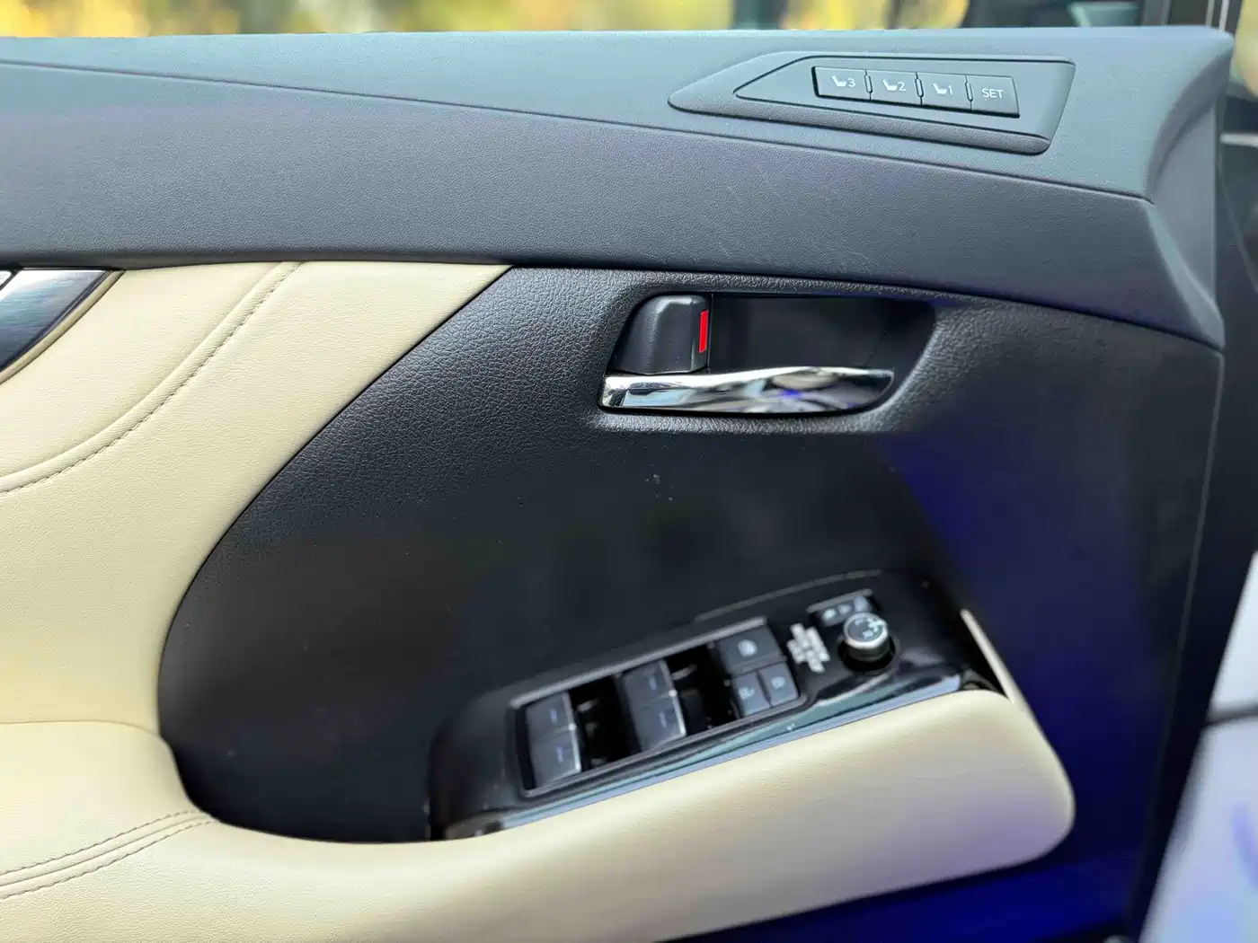 Toyota Alphard 2021 Hybrid 2.5L Premium фото 8