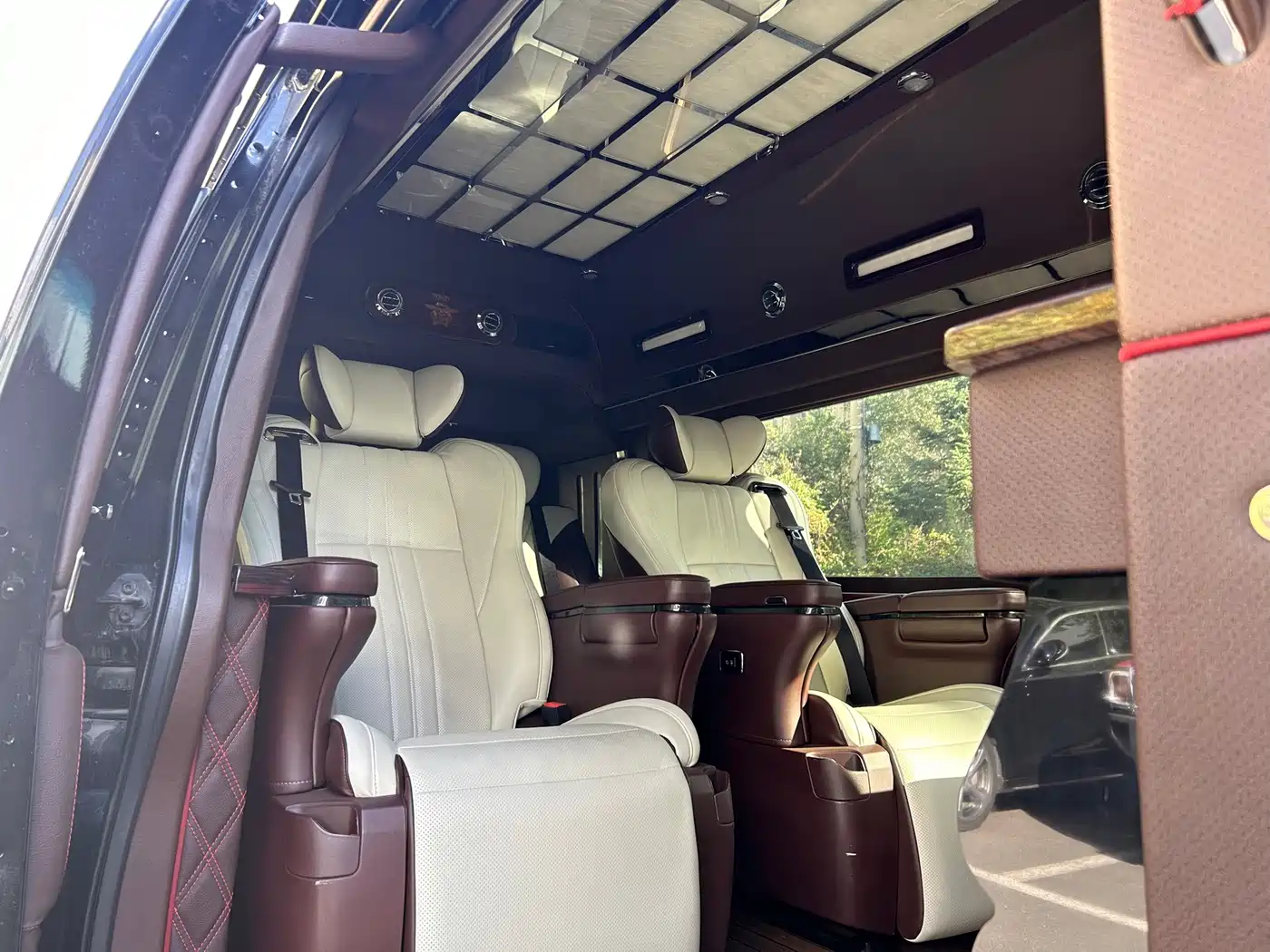 Ford E350 2016 2011 5.4L Standard Yacht Edition