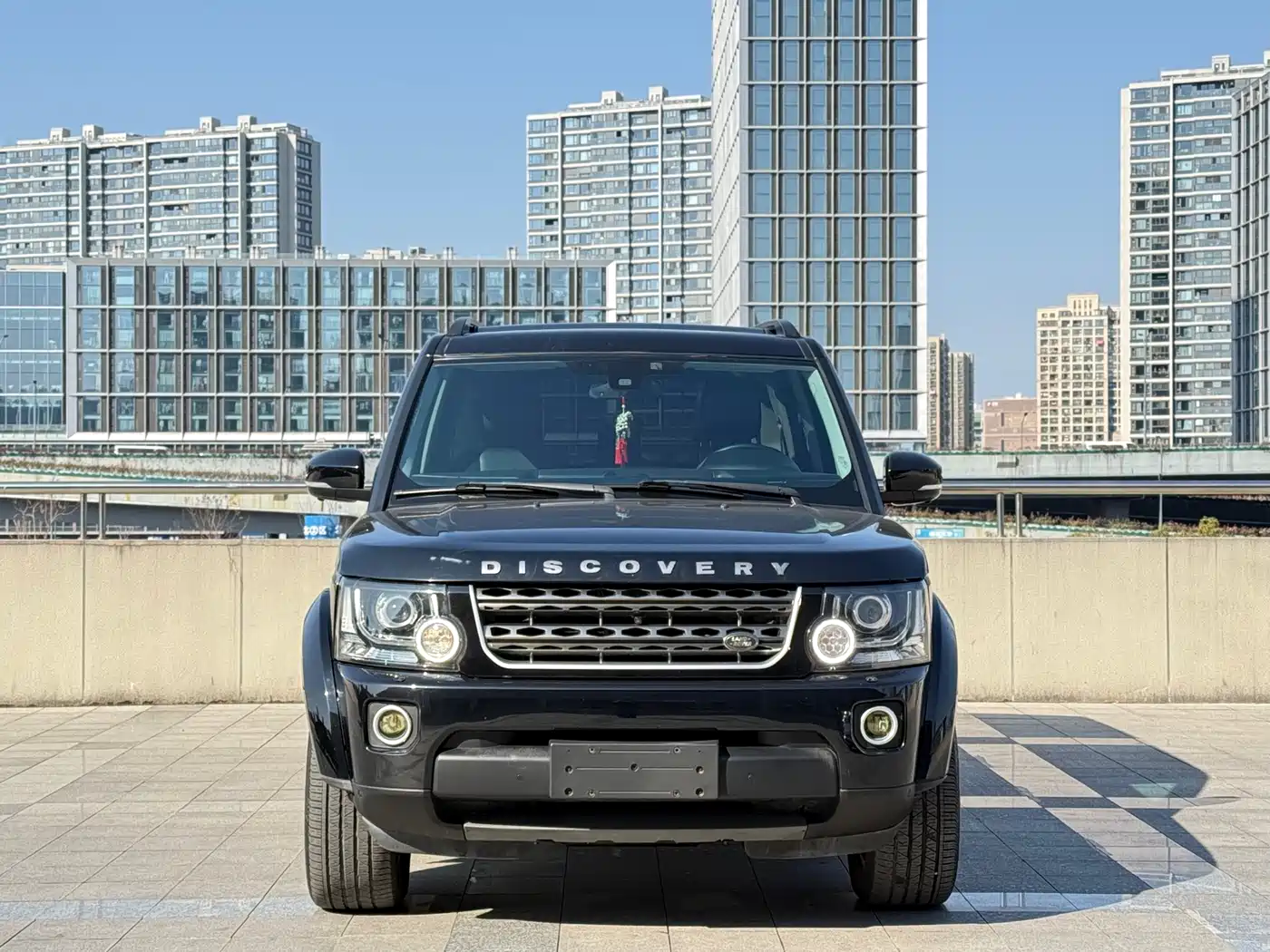 Land Rover Discovery 2015 3.0 SC V6 SE фото 2