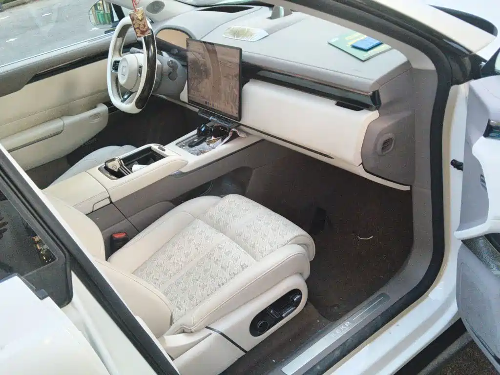 ZEEKR 7X 2025 2025 Model 75kWh RWD Smart Driving Edition
