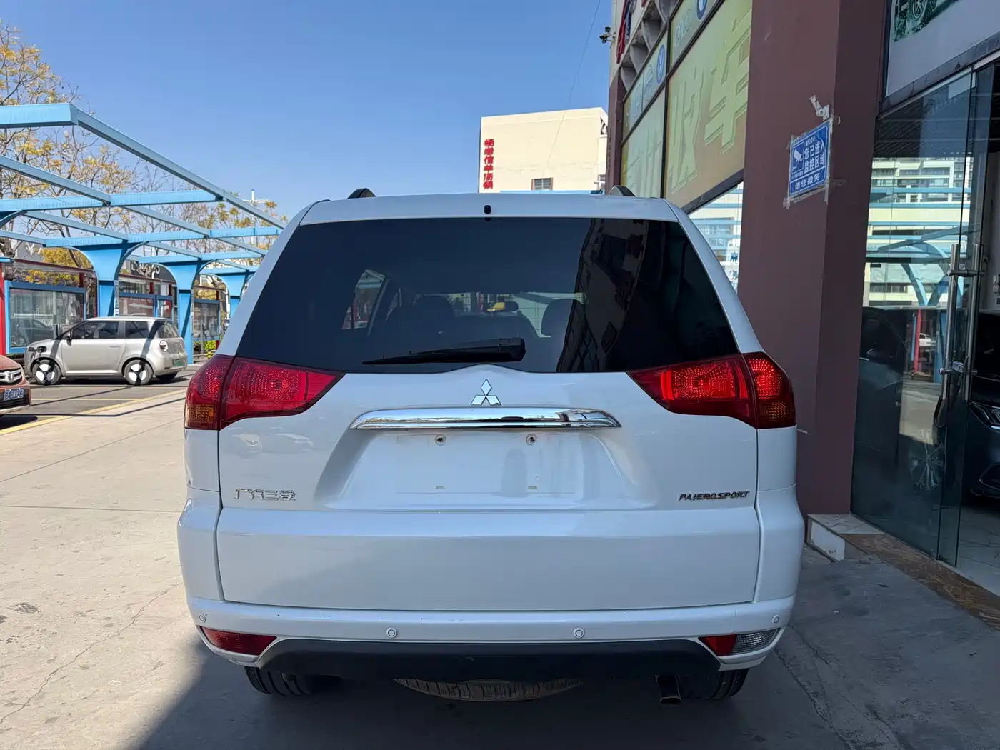 Mitsubishi Pajero Sport 2013 3.0L Automatic 2WD Luxury фото 2
