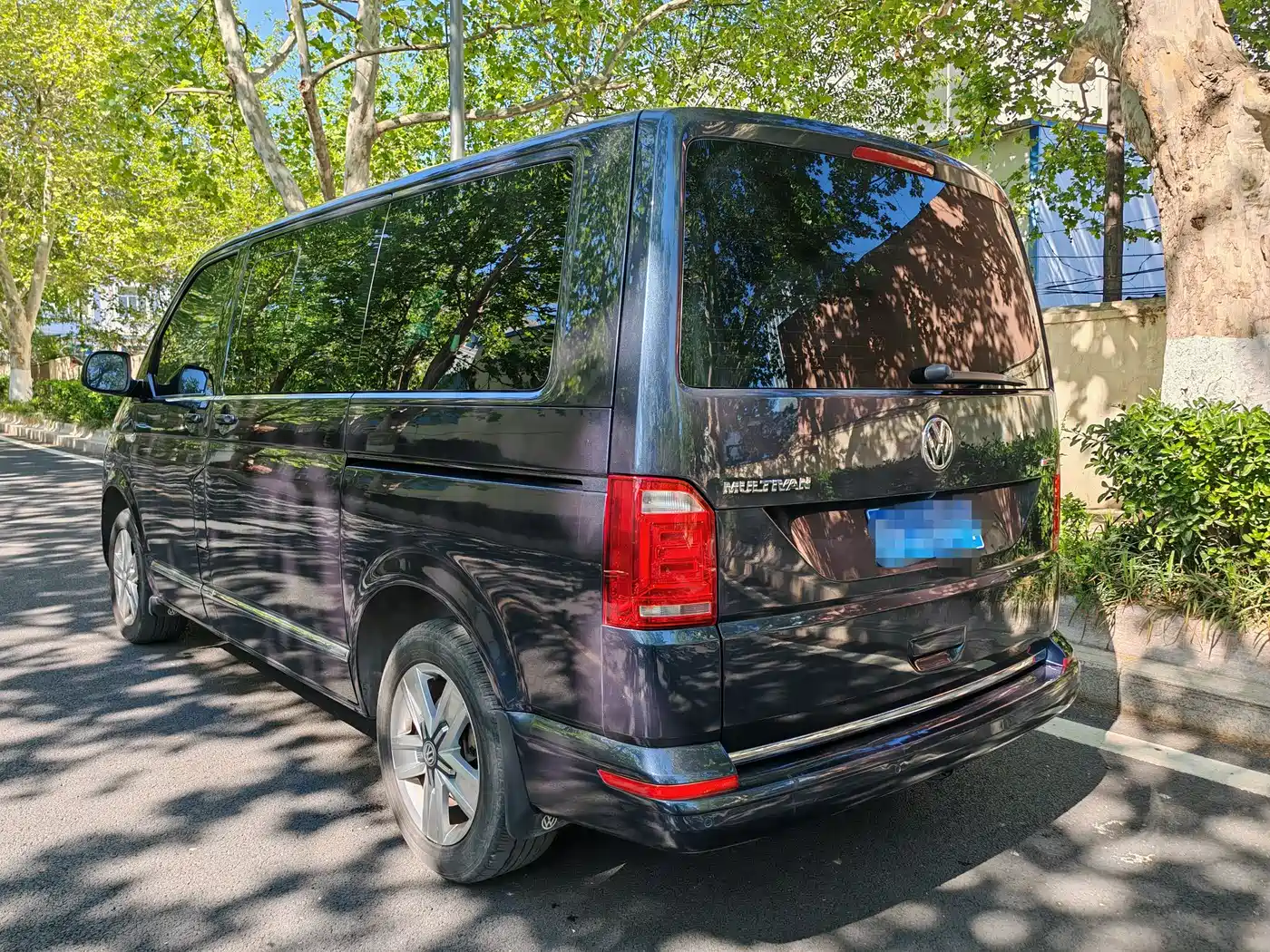 Volkswagen Multivan 2016 2.0TSI 4WD Prestige 7-Seater фото 5
