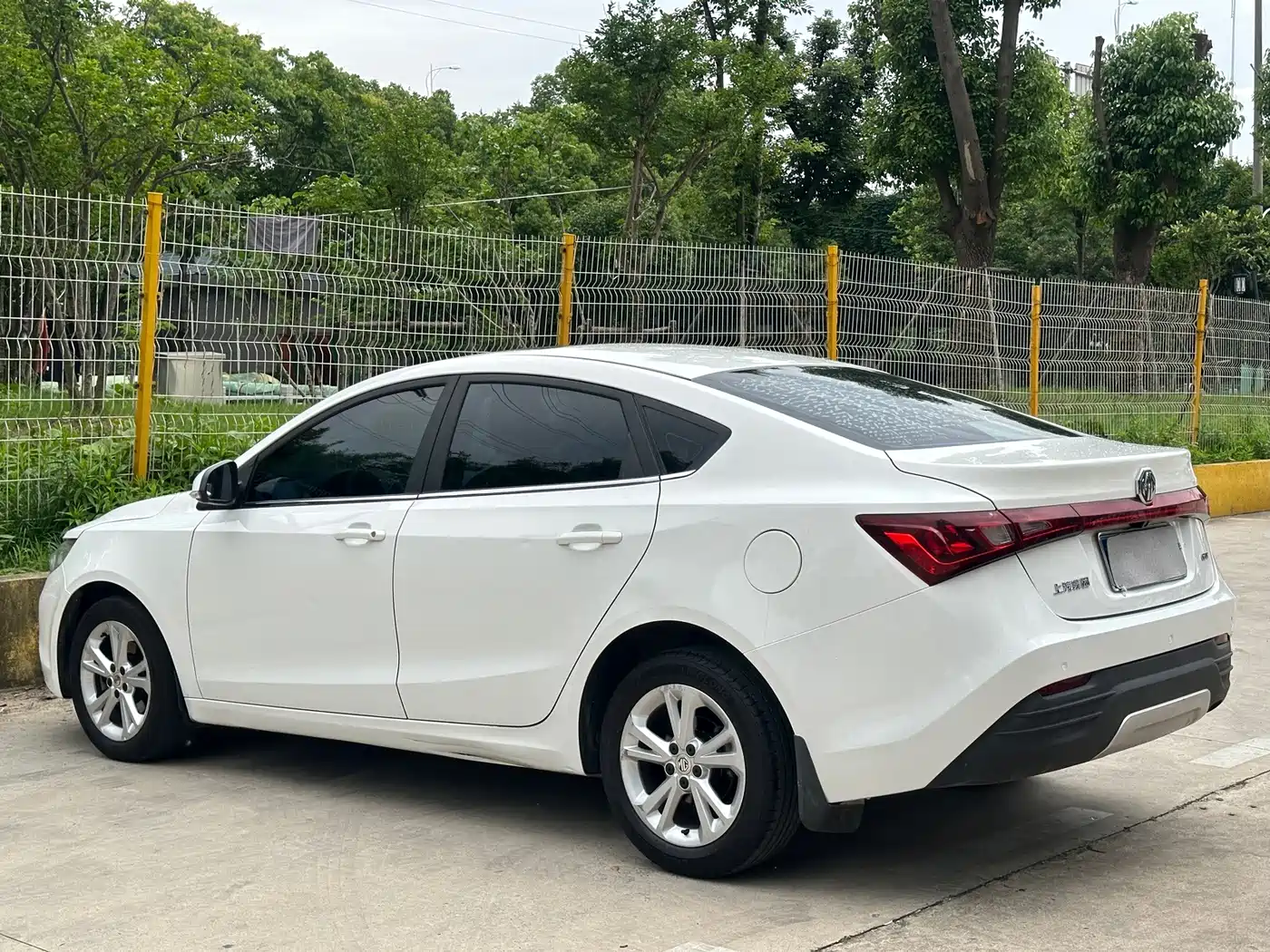 MG GT 2017 2016 Model 1.5L Automatic Premium Luxury Edition