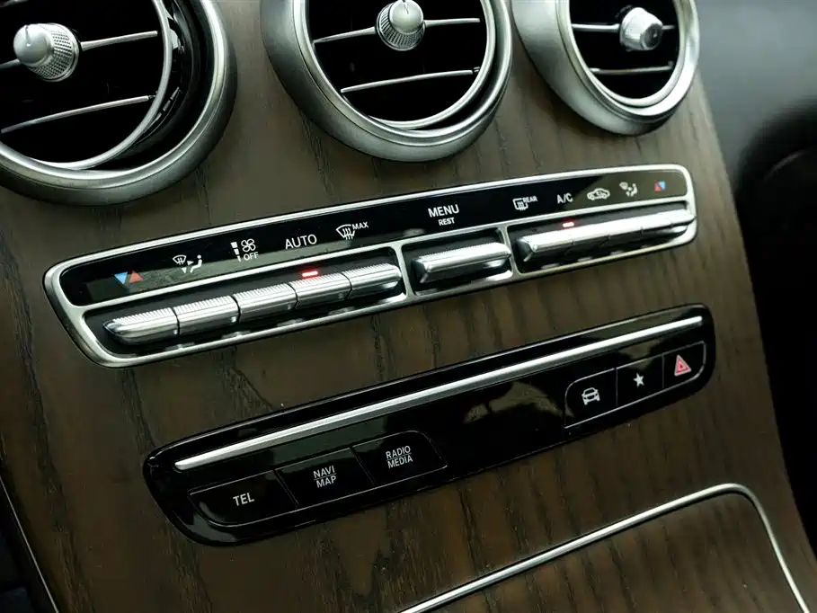 Mercedes-Benz GLC 2022 Model GLC 260 L 4MATIC Luxury Edition фото 23