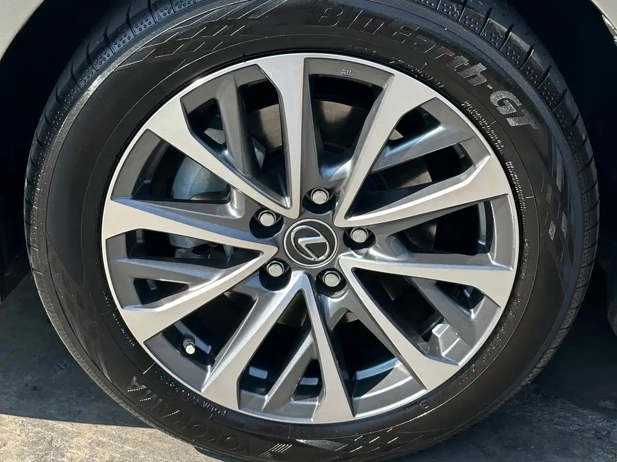 Lexus ES 2022 200 Excellence Edition фото 27