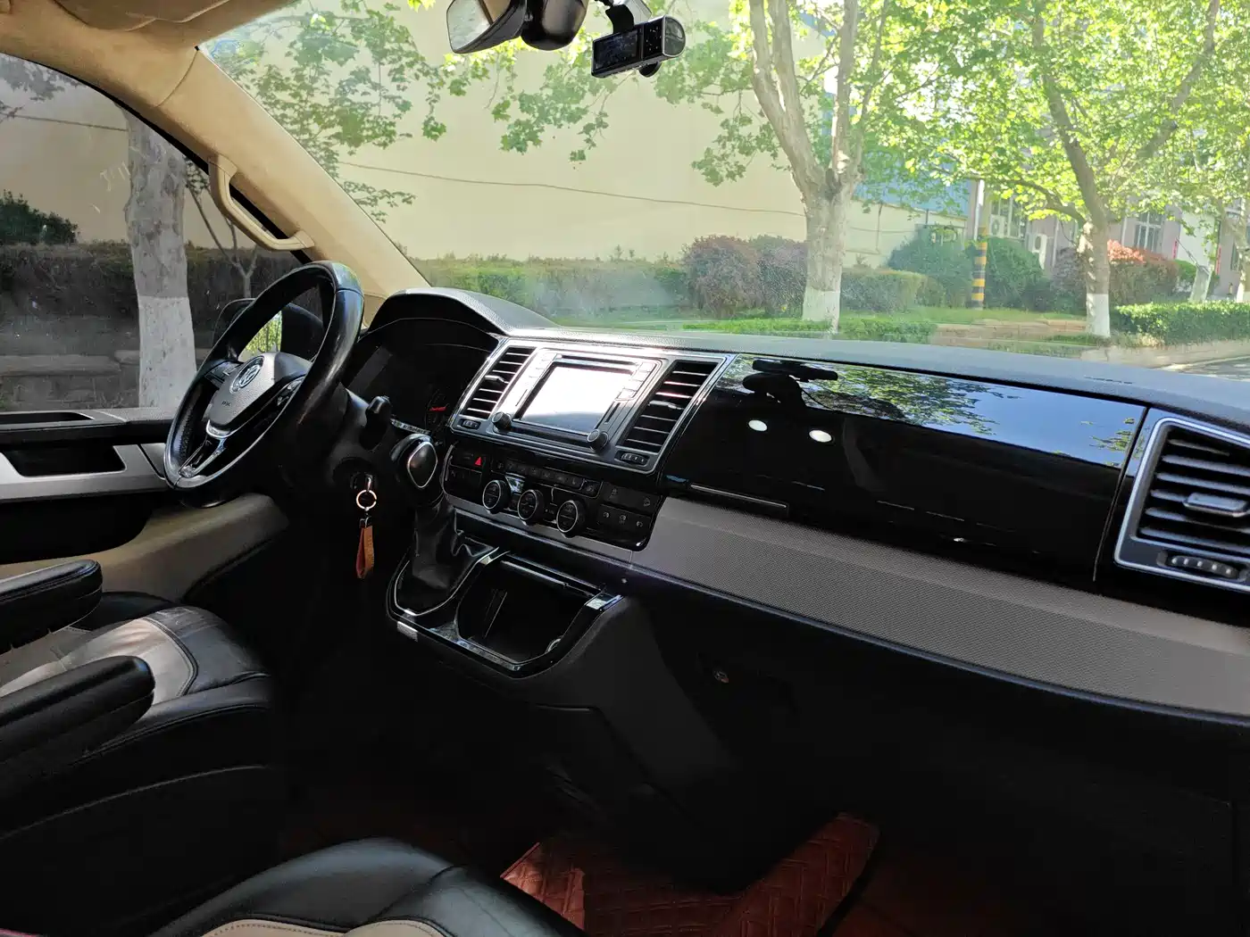 Volkswagen Multivan 2016 2.0TSI 4WD Prestige 7-Seater фото 12