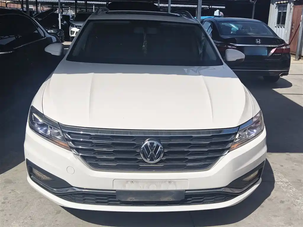 Volkswagen Lavida 2018 Hatchback 200TSI DSG Comfort Edition China V фото 3