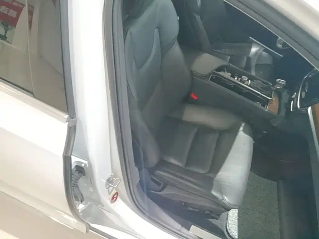 Фото 25 - Volvo S90
