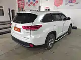 Фото 2 - Toyota Highlander
