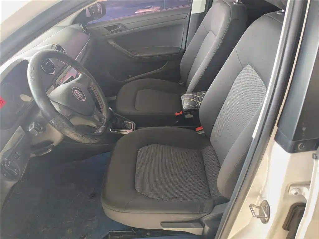 Volkswagen Jetta 2017 1.5L Automatic Fashion фото 11