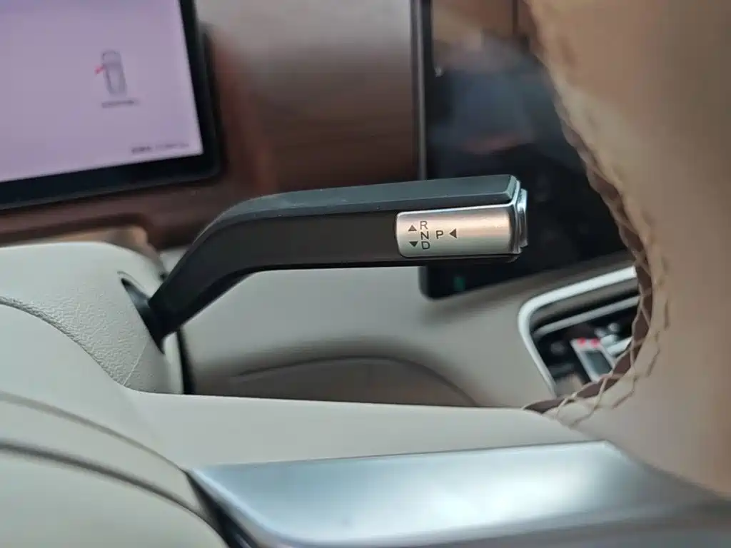 Chery Fengyun Fengyun A9L 2025 2025 Model 260 Extended Range Premium Edition