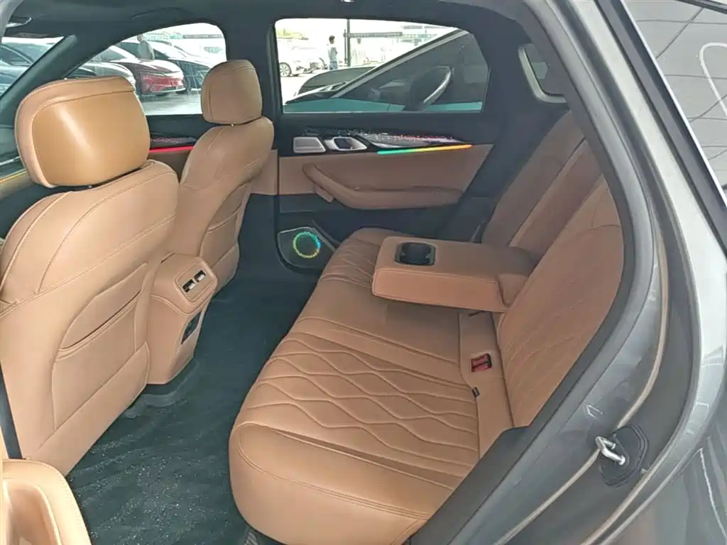 Geely Galaxy Galaxy A7 2025 EM-i 150km Long Voyage Edition фото 17