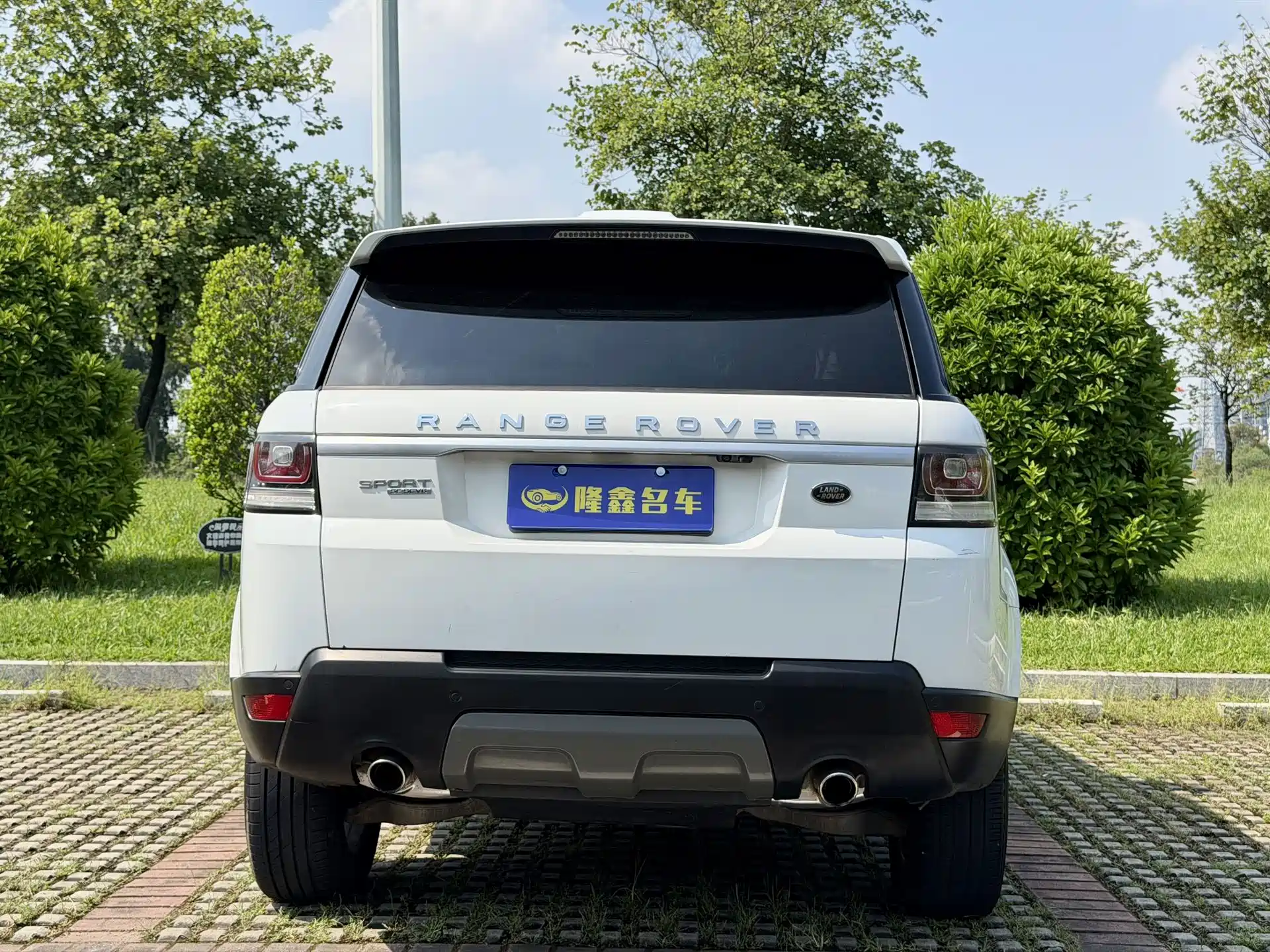 صورة 21 - Land Rover Range Rover Sport