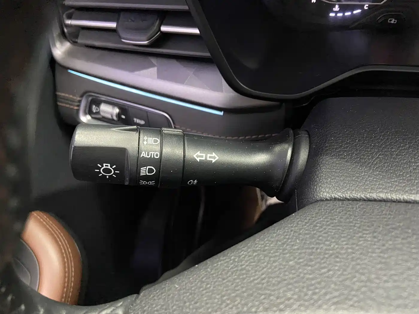 GEELY AUTOMOBILE VISION X6