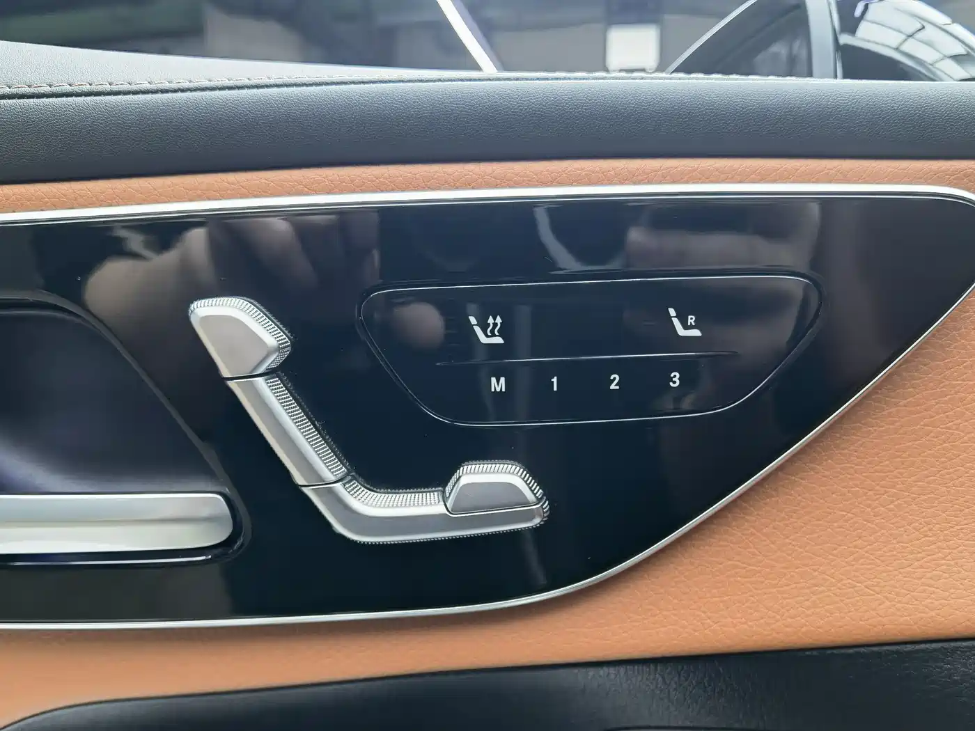Mercedes-Benz GLC 2024 GLC 260 L 4MATIC Luxury 5-seater фото 15