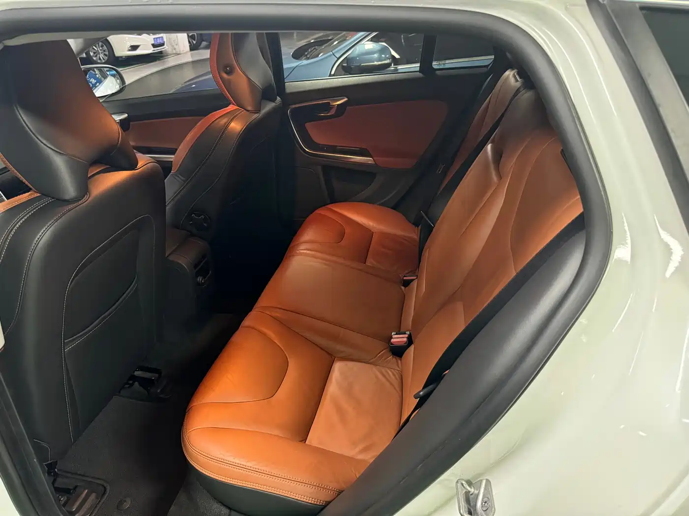 Volvo V60 2014 2014 Model Year Facelift T5 Inscription