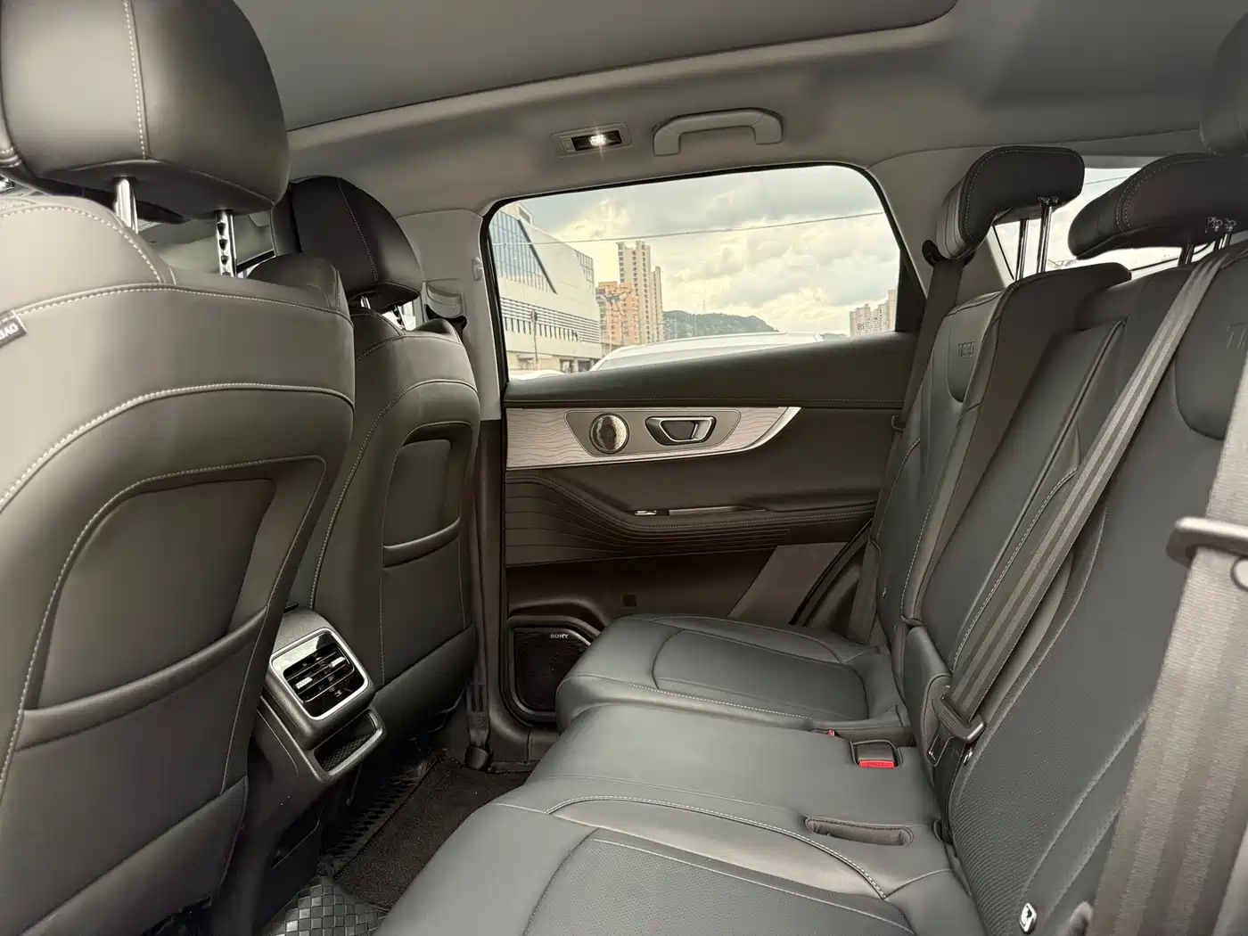 Chery Tiggo 8 PRO 2025 2025 290T 2WD Luxury Edition