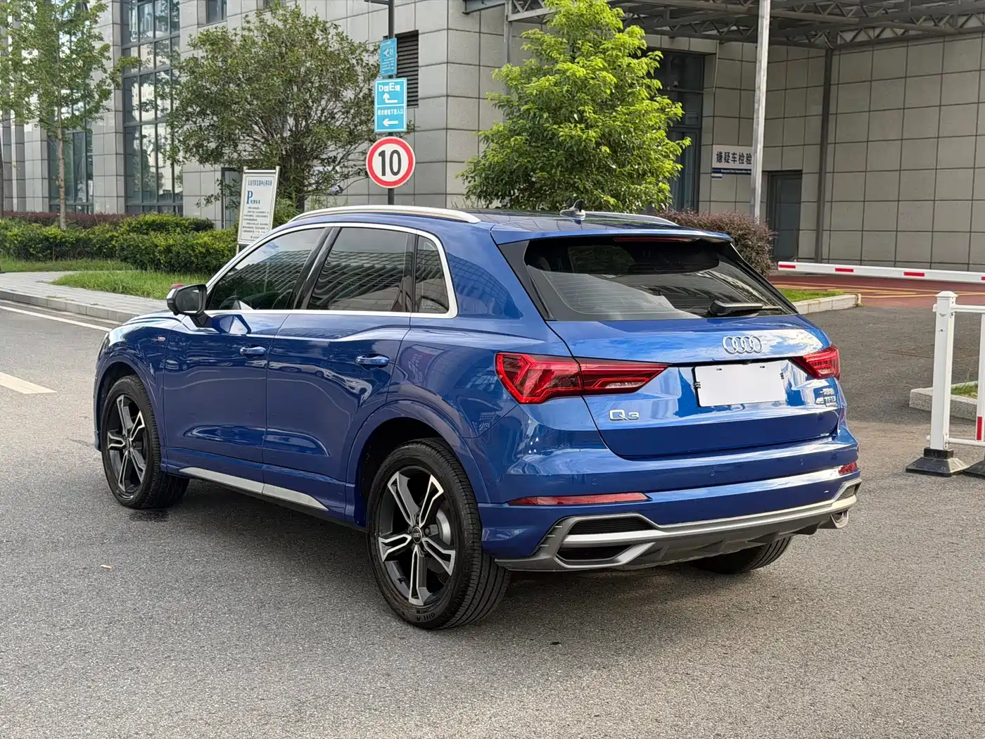 Фото 7 - Audi Q3