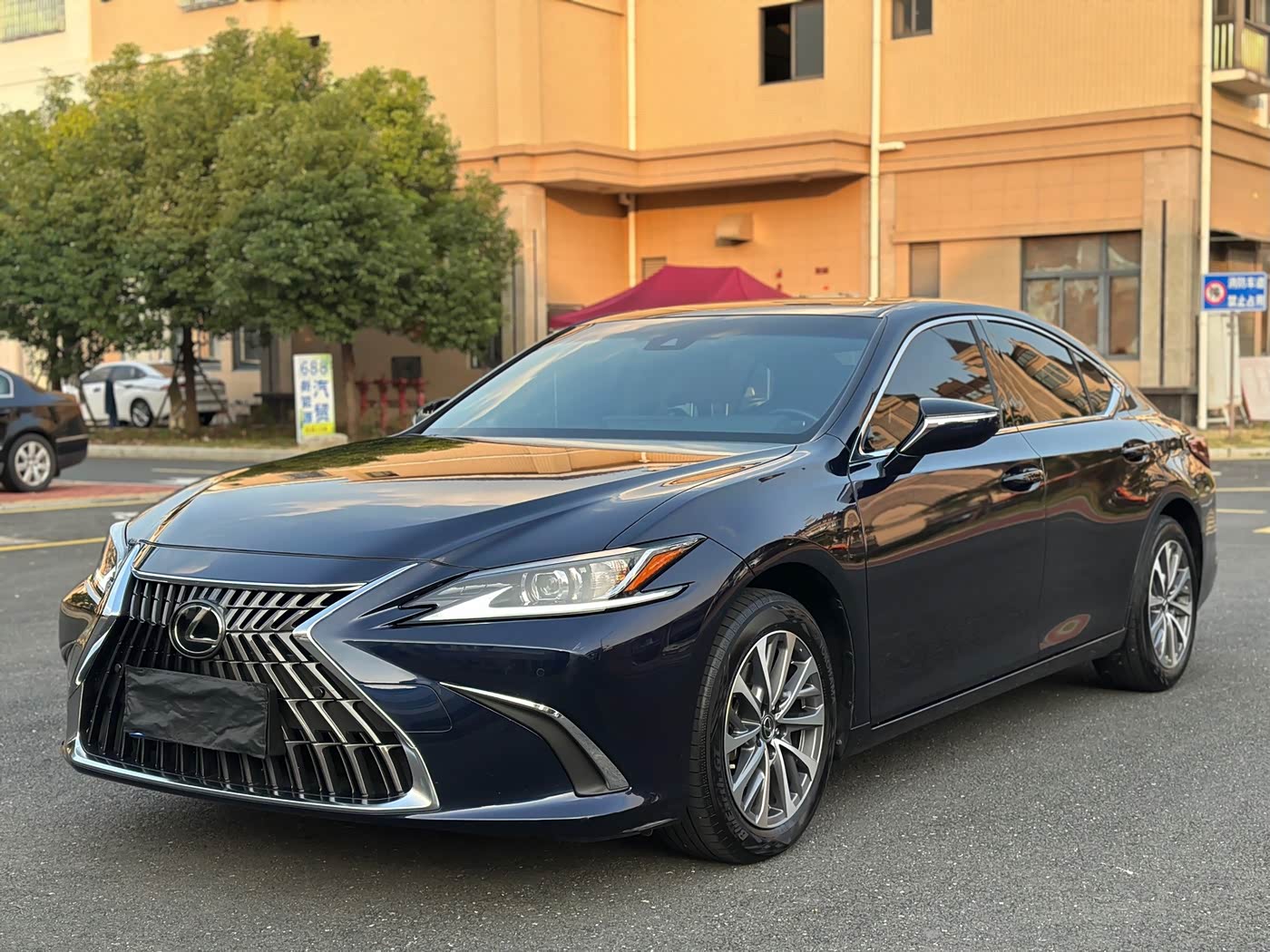 Lexus ES