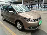 Photo 4 - Volkswagen Touran