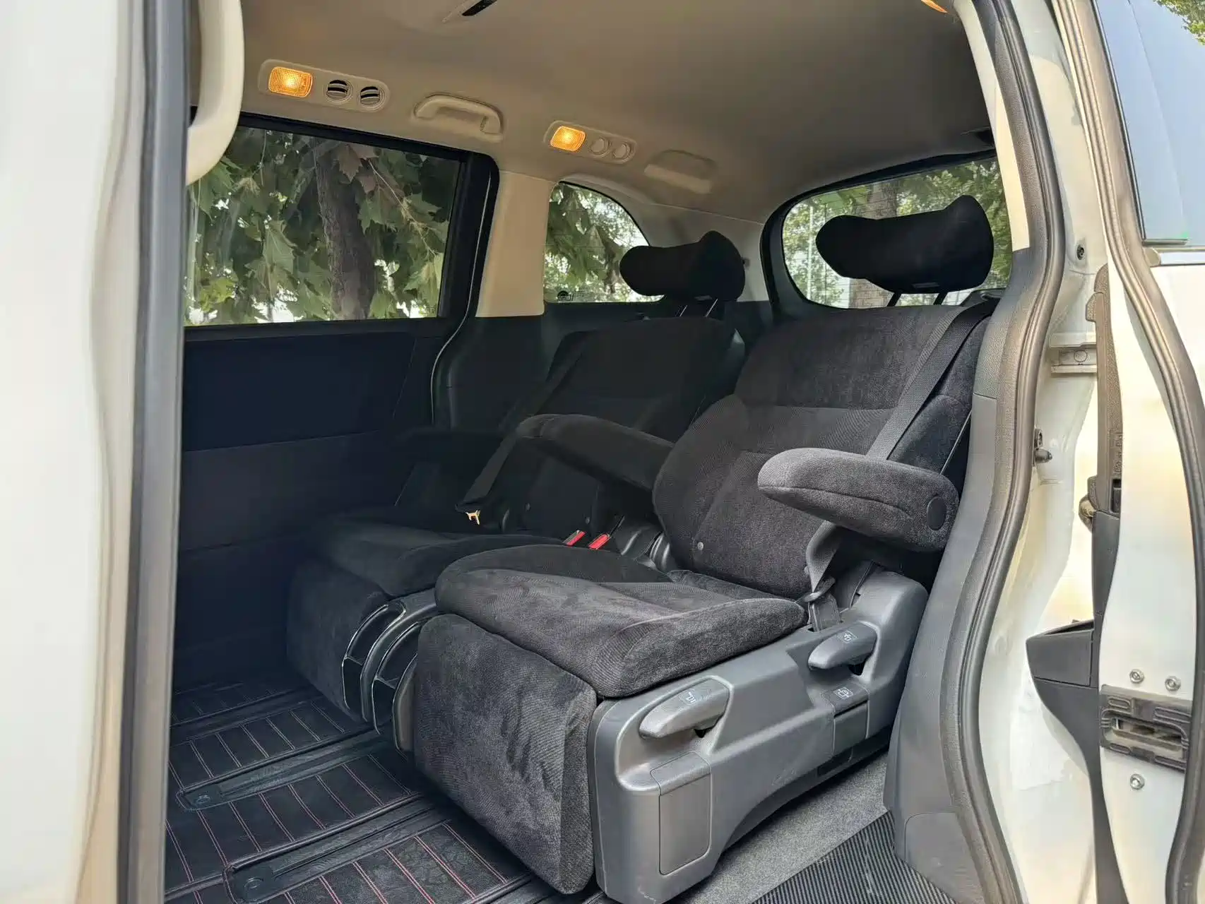 Photo 8 - Honda Odyssey