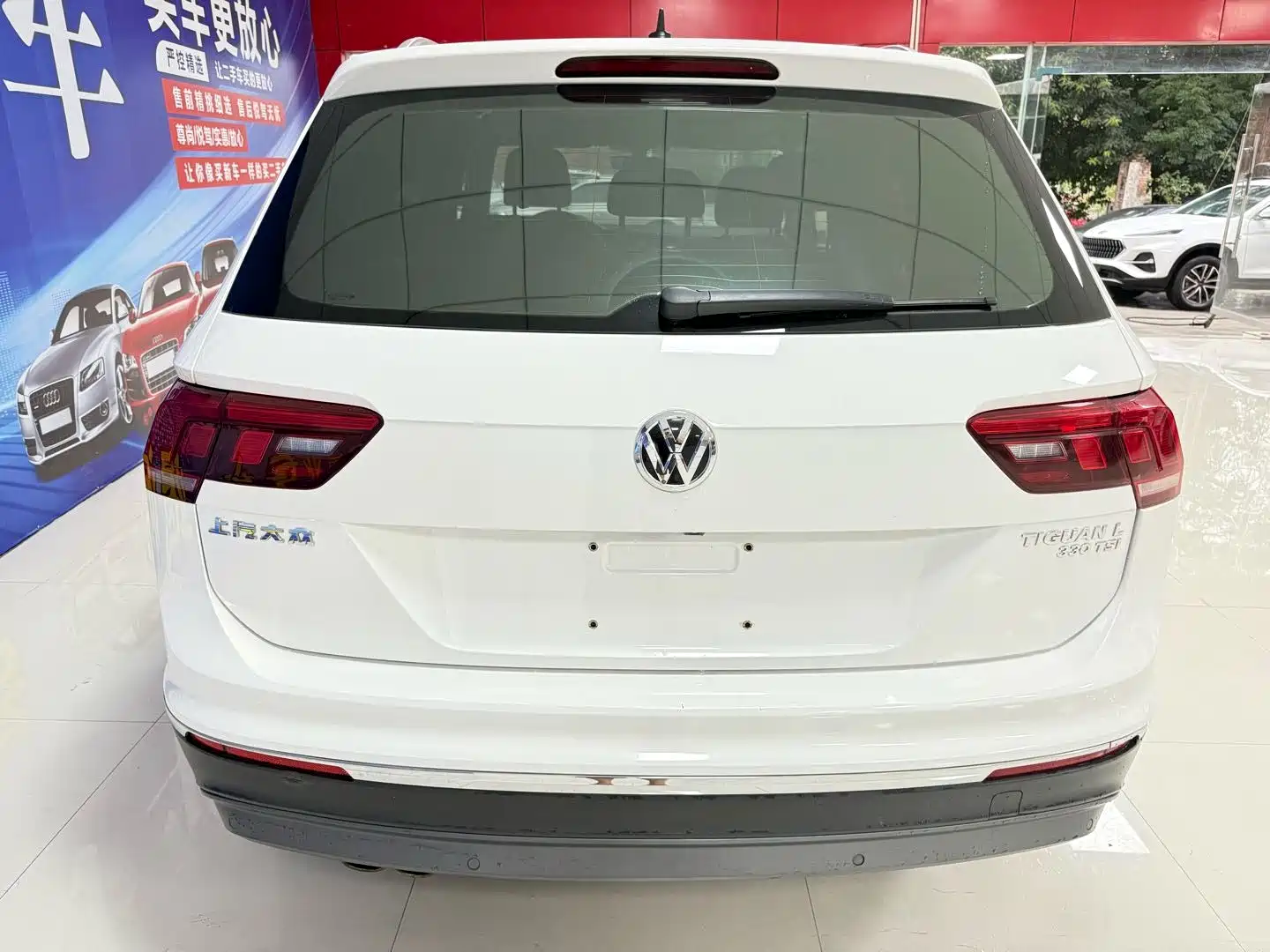 Фото 7 - Volkswagen Tiguan L