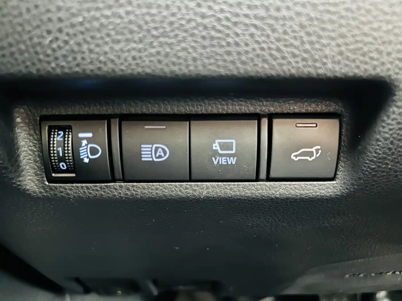 Toyota RAV4 Rongfang 2020 2.0L CVT 2WD Trend Edition фото 15