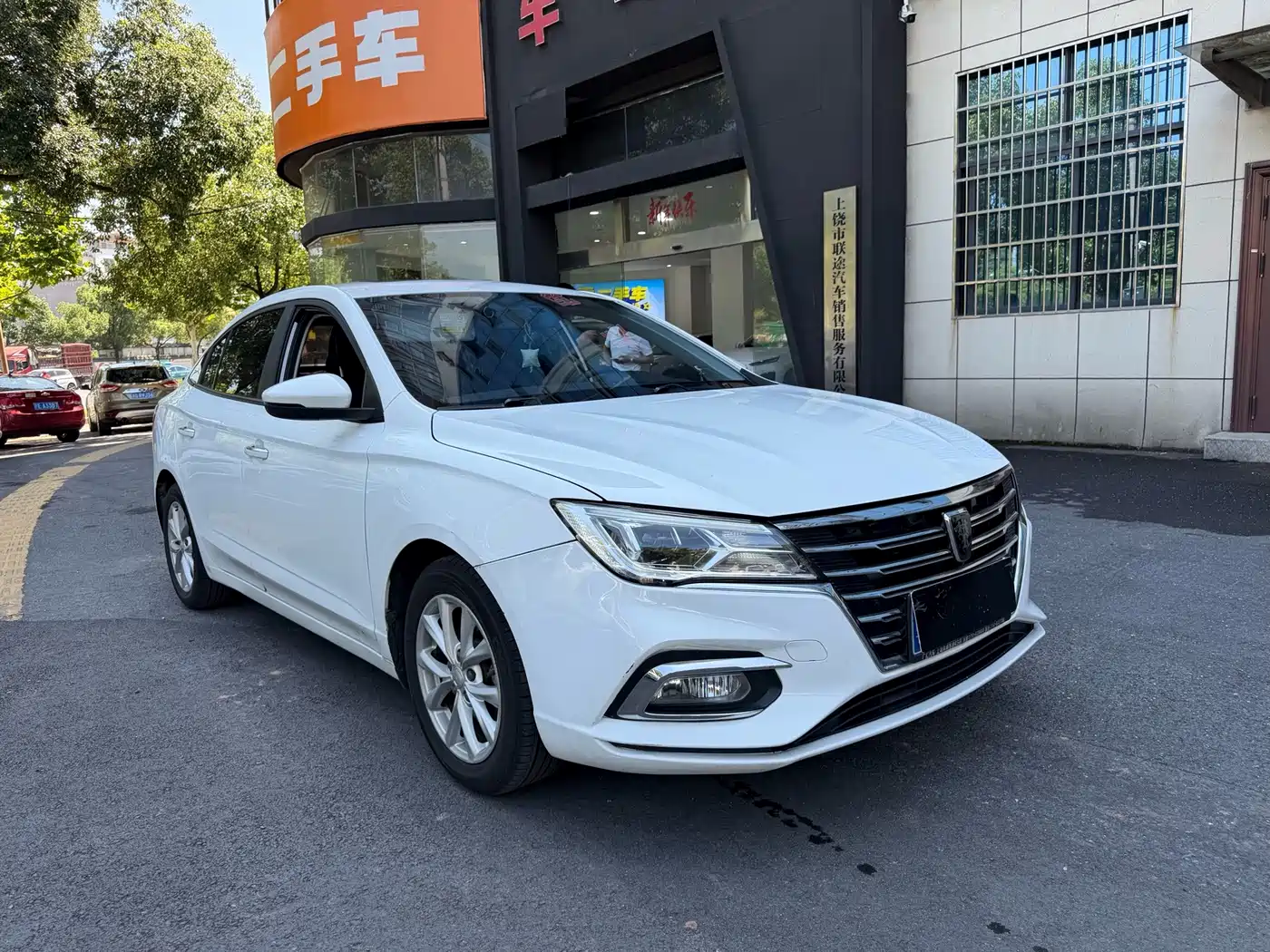 Фото 3 - Roewe i5