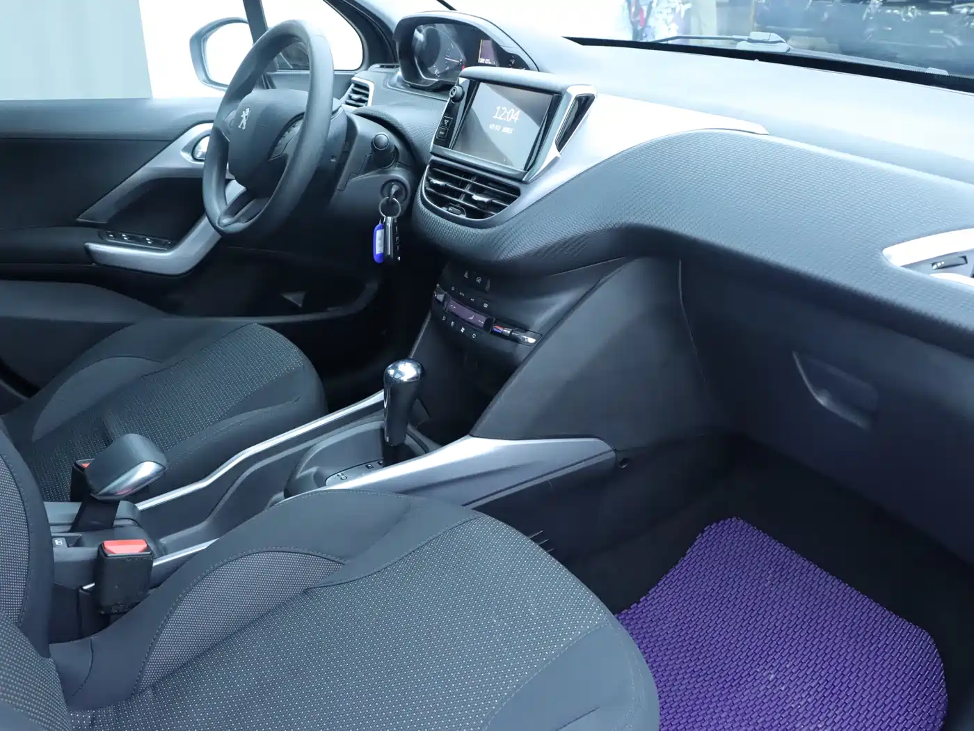 Peugeot 2008 2014 1.6L Automatic Fashion Edition фото 9