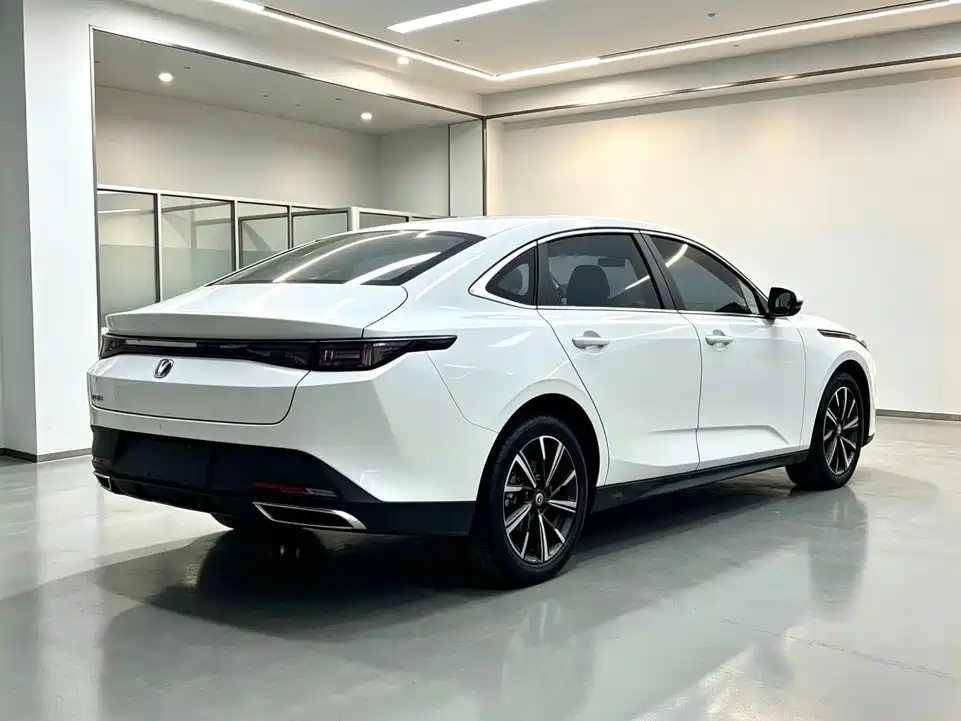Changan Eado 2025 2025 Blue Whale 1.5T 500Bar Premium