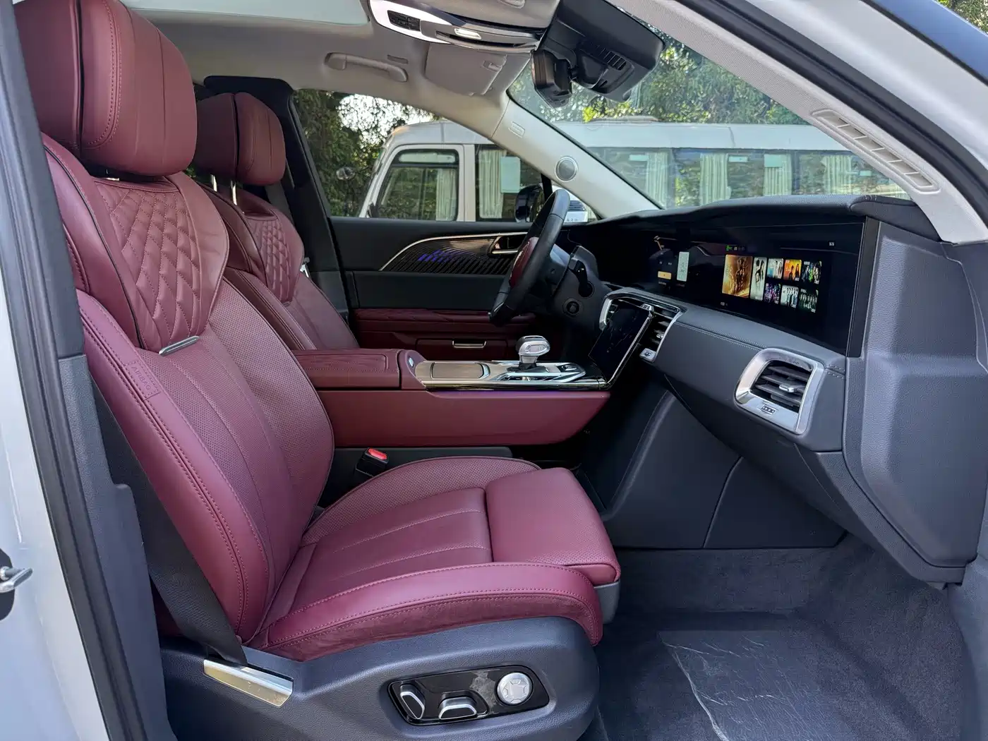 Hongqi E-HS9 2023 2022 660km Qi Chang Edition (6-seater)