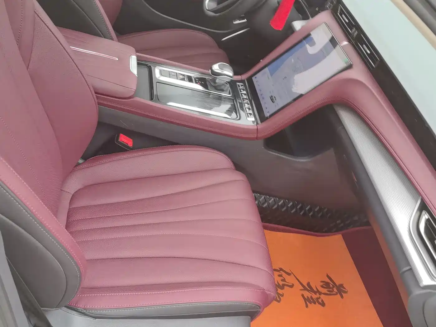Hongqi H5 2024 1.5T DCT Smart Connect Flag Joy Edition фото 9