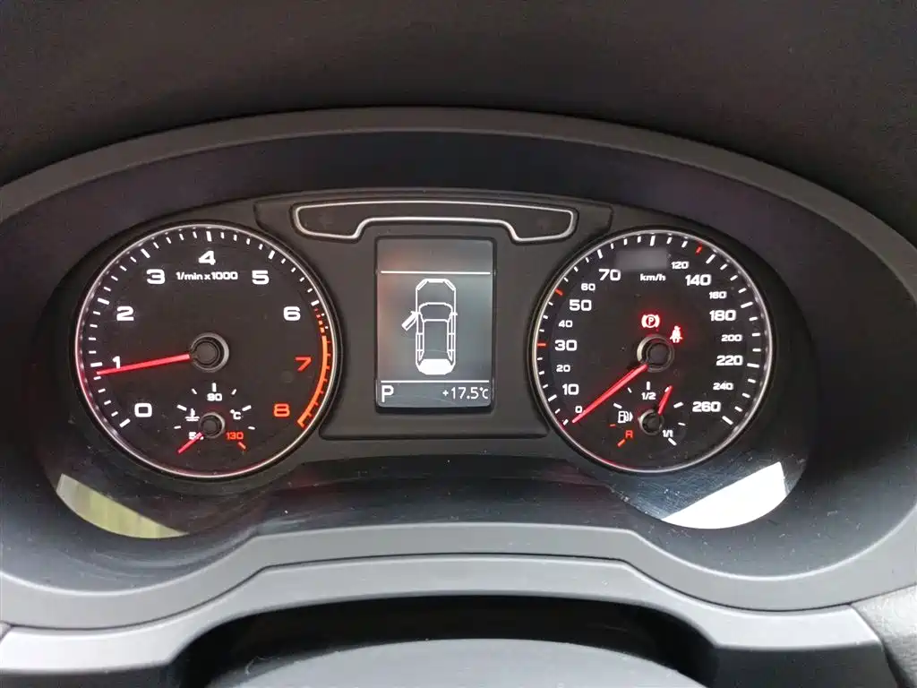 Audi Q3 2015 35 TFSI Comfort фото 4