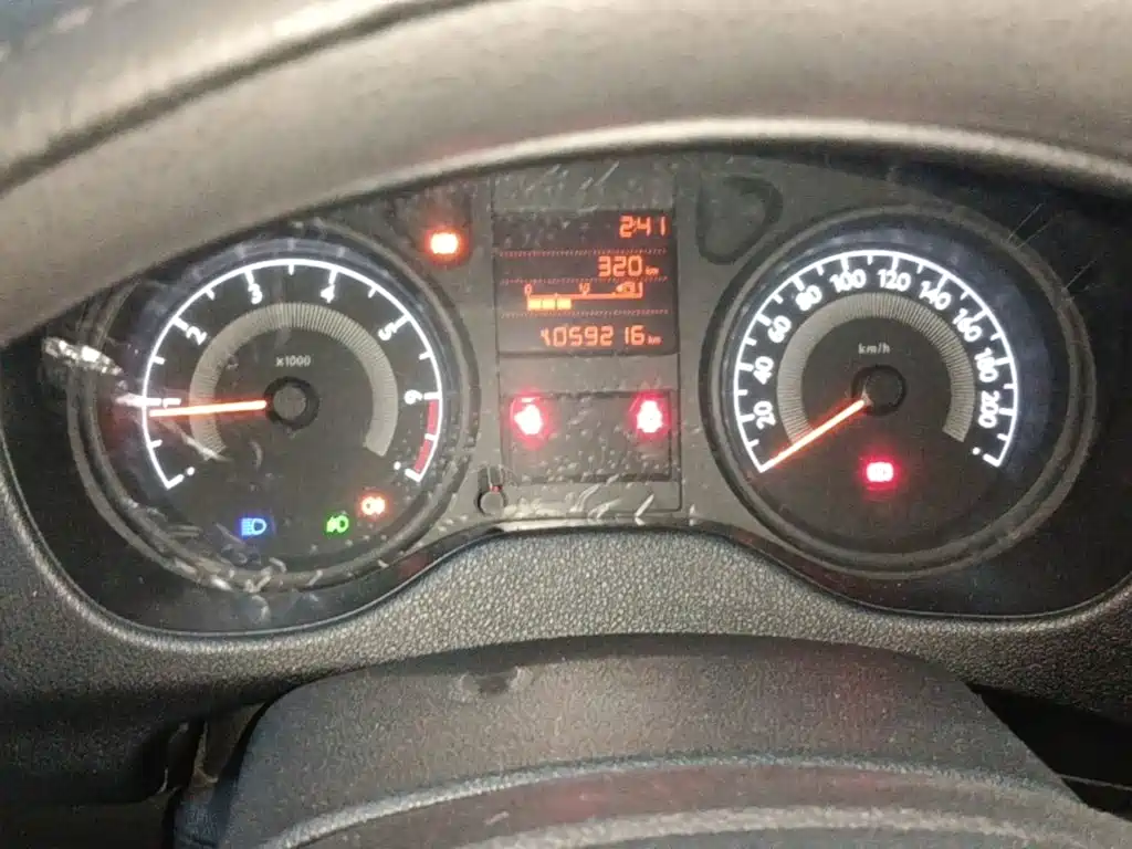 Peugeot 301 2015 2014 1.6L Manual Comfort Edition