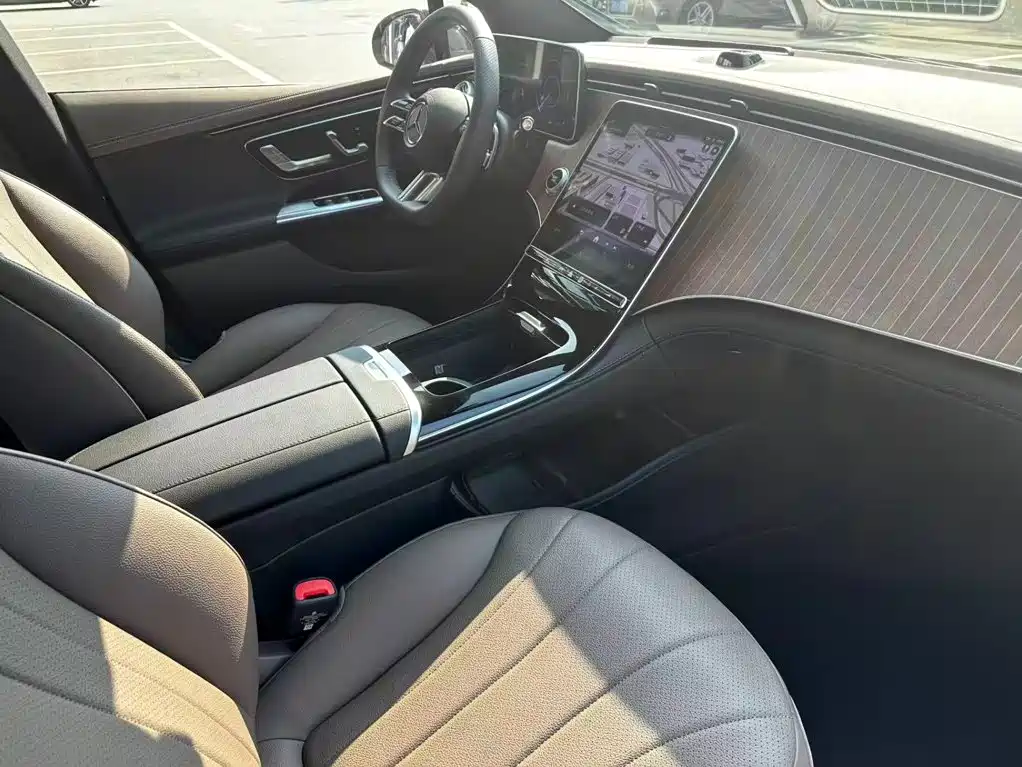 Mercedes-Benz EQE 2025 2025 Model 500 4MATIC Luxury Edition