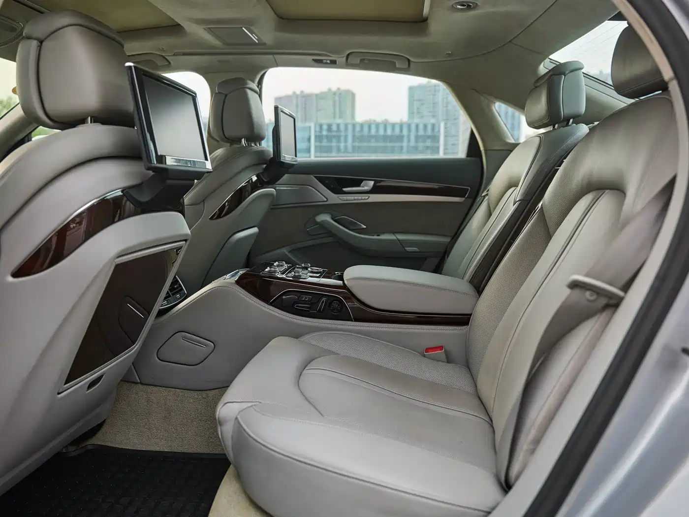 Audi A8 2014 A8L 60 TFSI quattro Exclusive фото 18