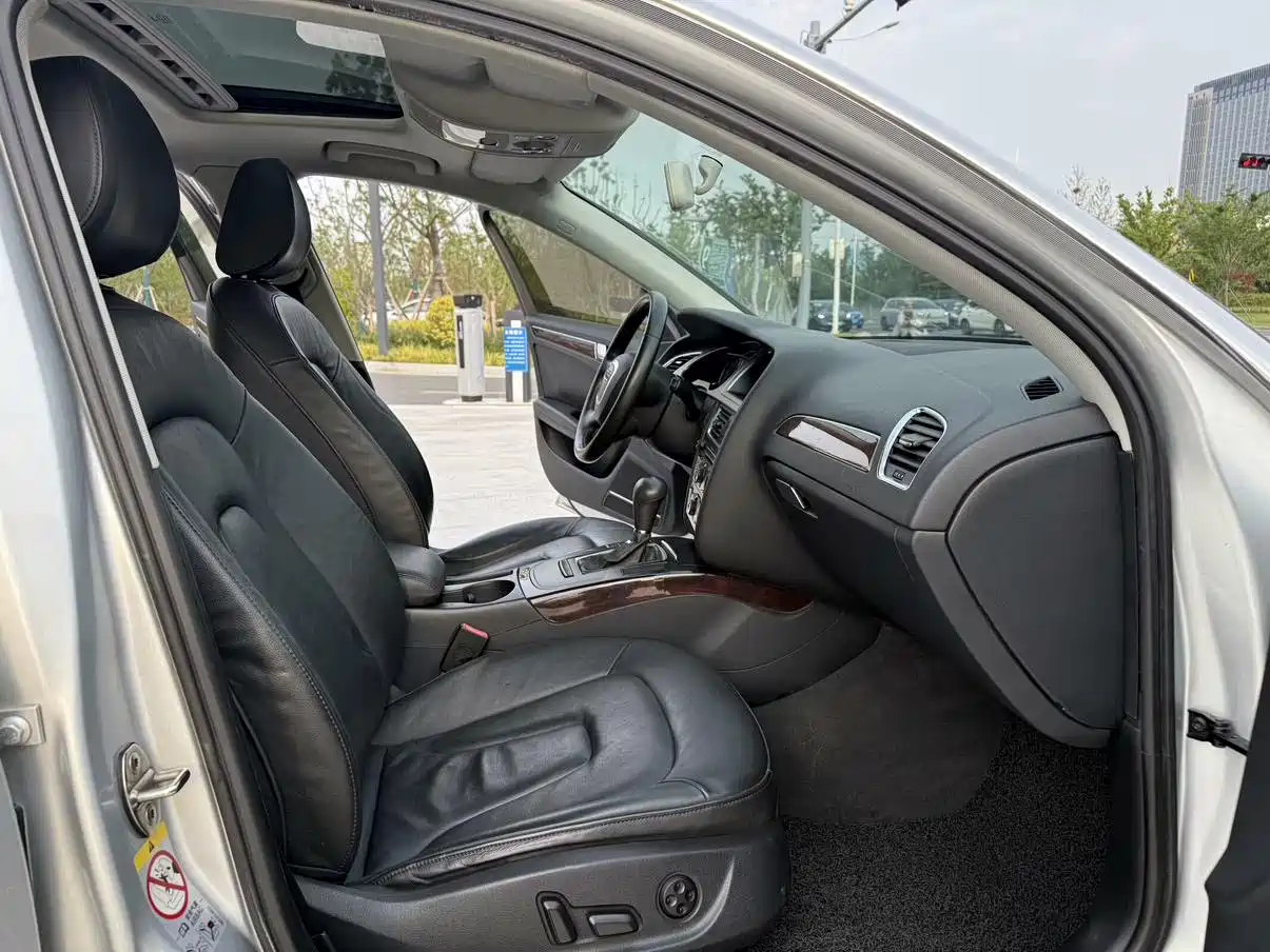 Audi A4L 2012 2.0 TFSI Auto Standard фото 5