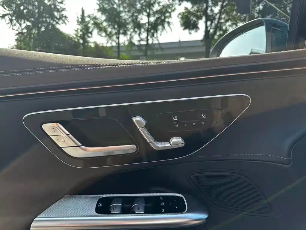 Mercedes-Benz EQE 2025 2025 Model 500 4MATIC Luxury Edition