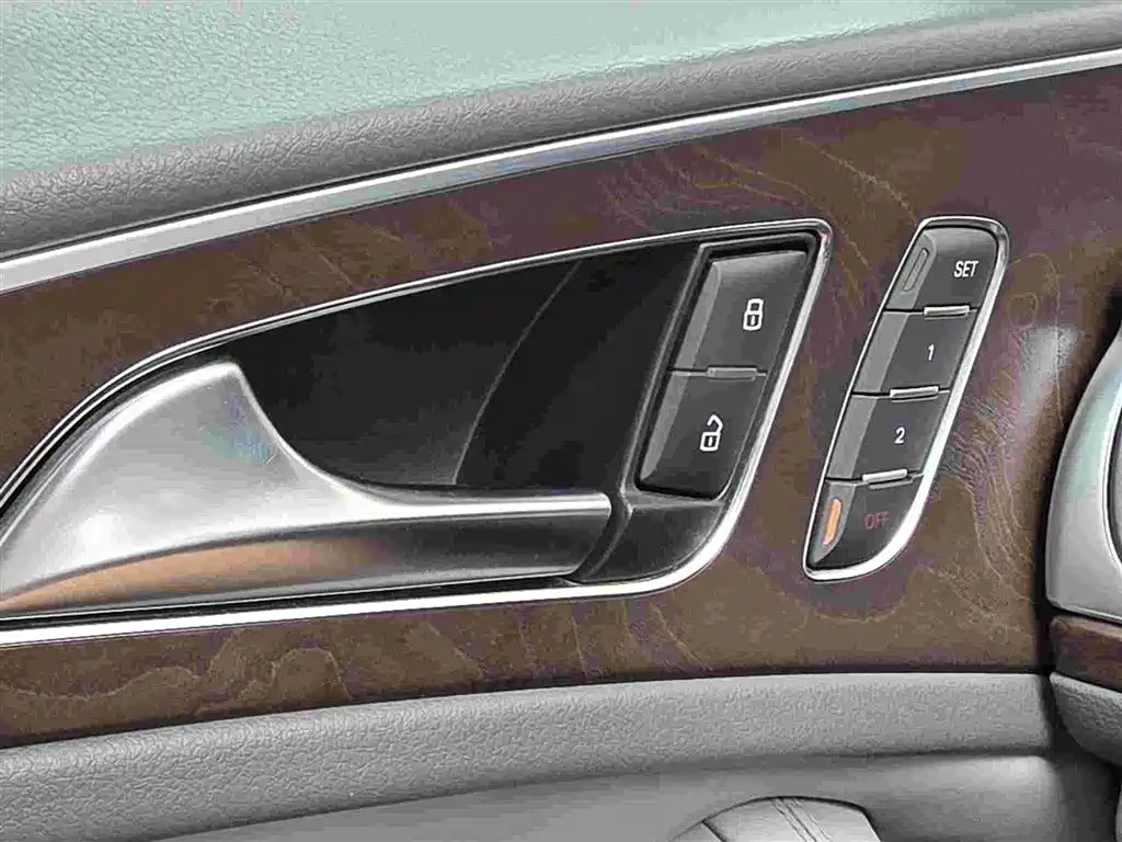 Фото 42 - Audi A6L